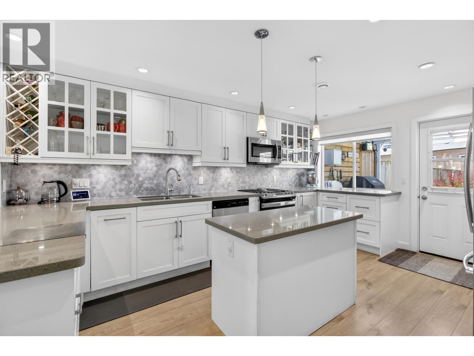 9851 SWANSEA Drive, Richmond
