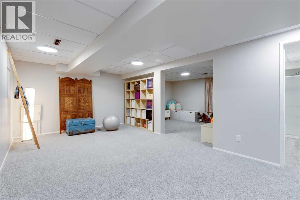 3112 42 Street SW - 16