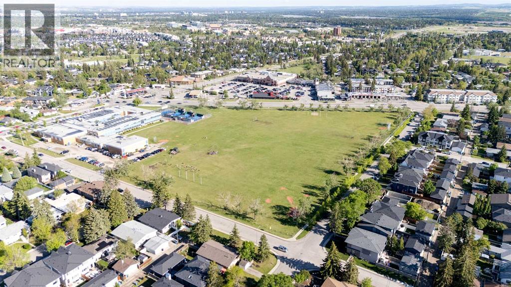 3112 42 Street SW - 31