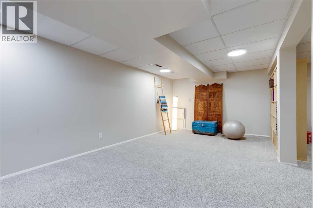 3112 42 Street SW - 19