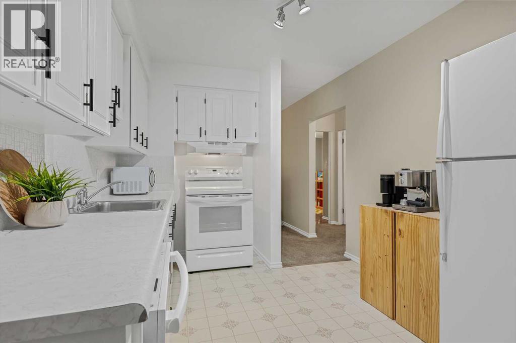 3112 42 Street SW - 9