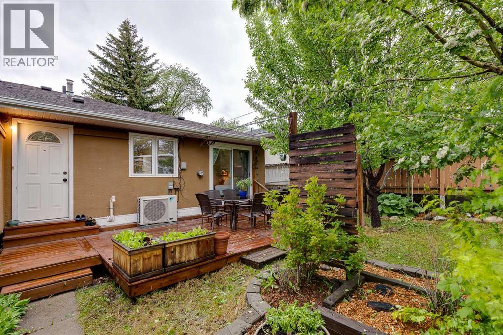 3112 42 Street SW - 24
