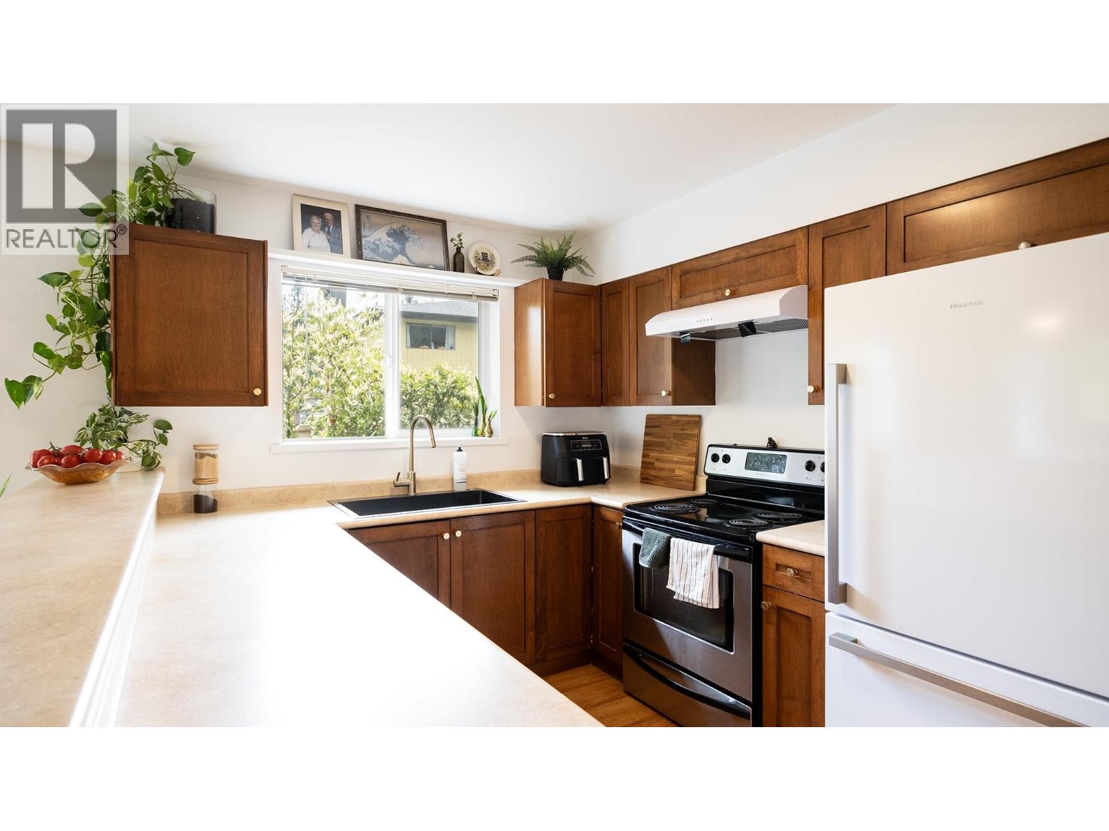 8 624 SHAW ROAD, Gibsons