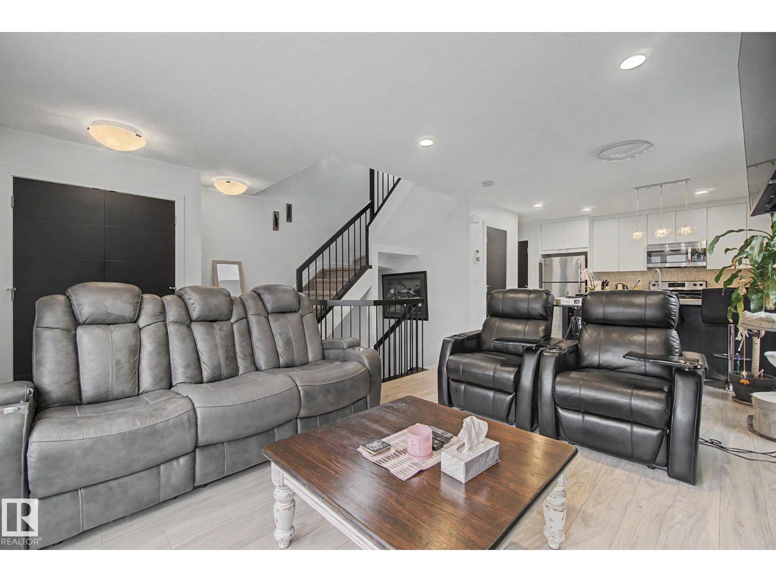 12035 93 ST NW NW - 10
