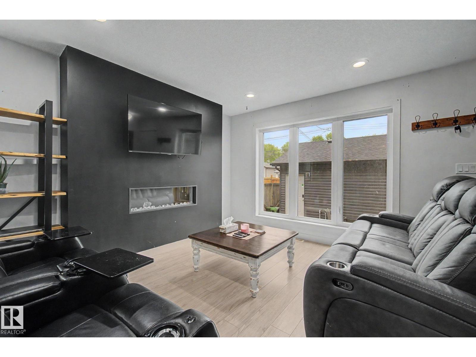 12035 93 ST NW NW - 12