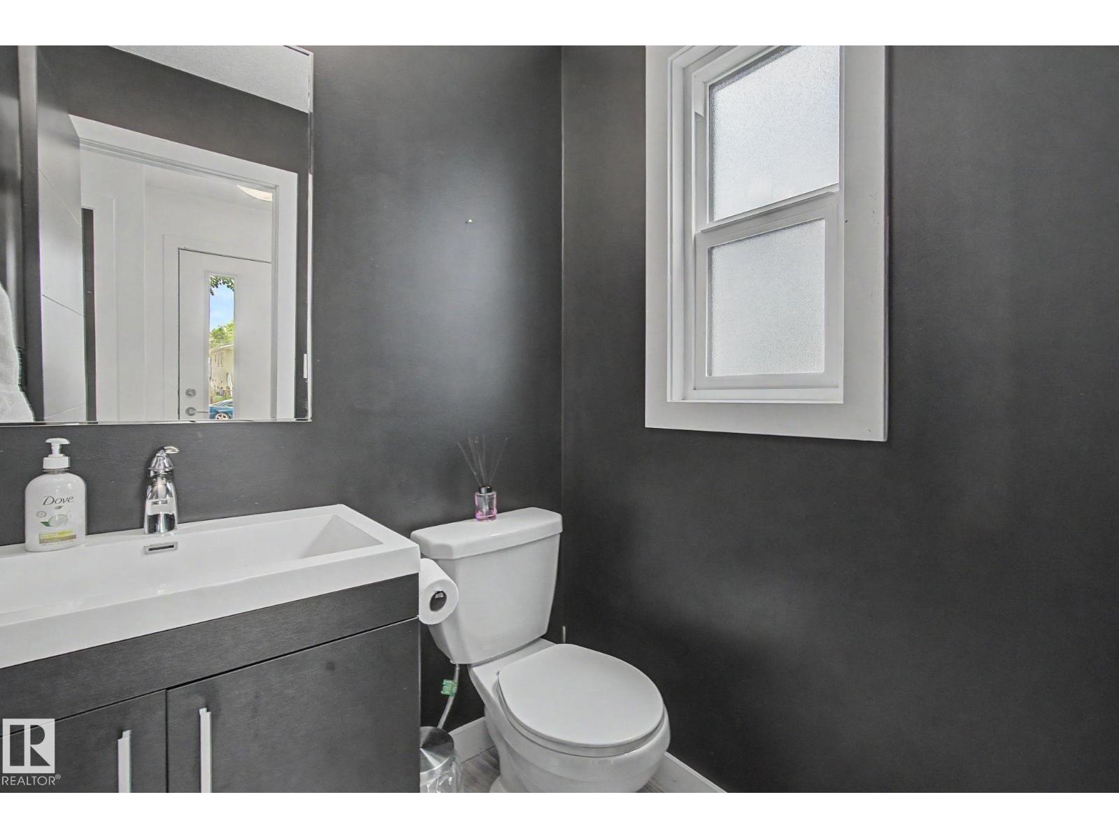 12035 93 ST NW NW - 15