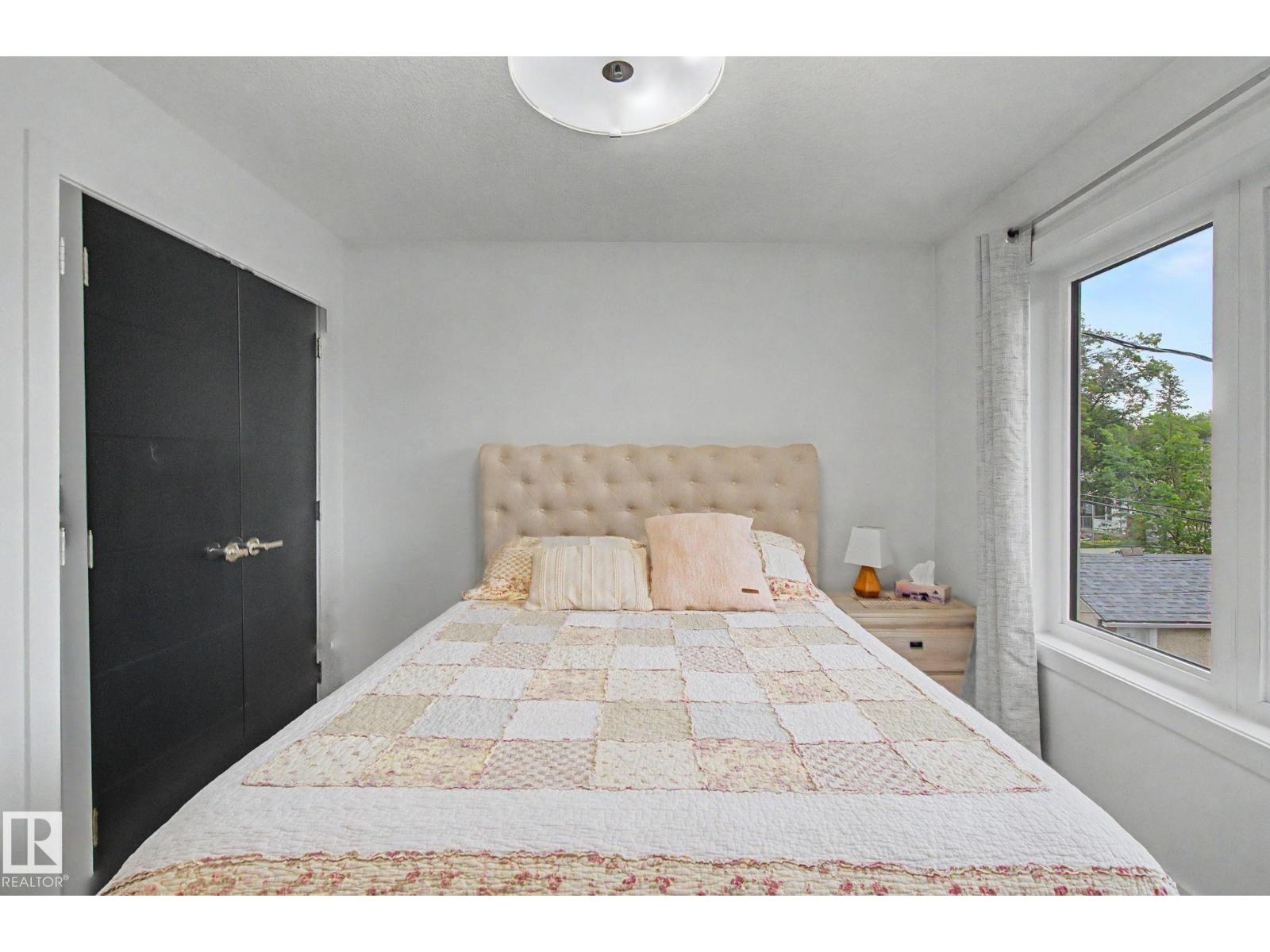 12035 93 ST NW NW - 19