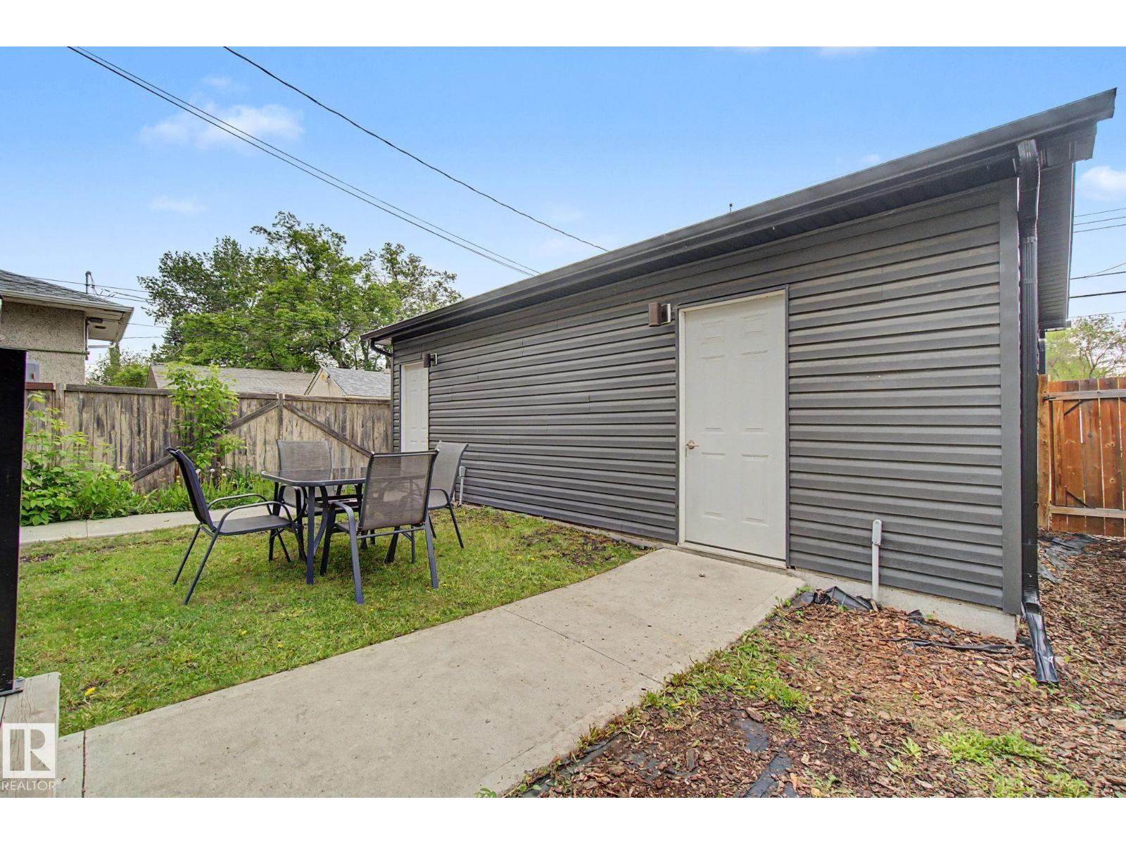 12035 93 ST NW NW - 32