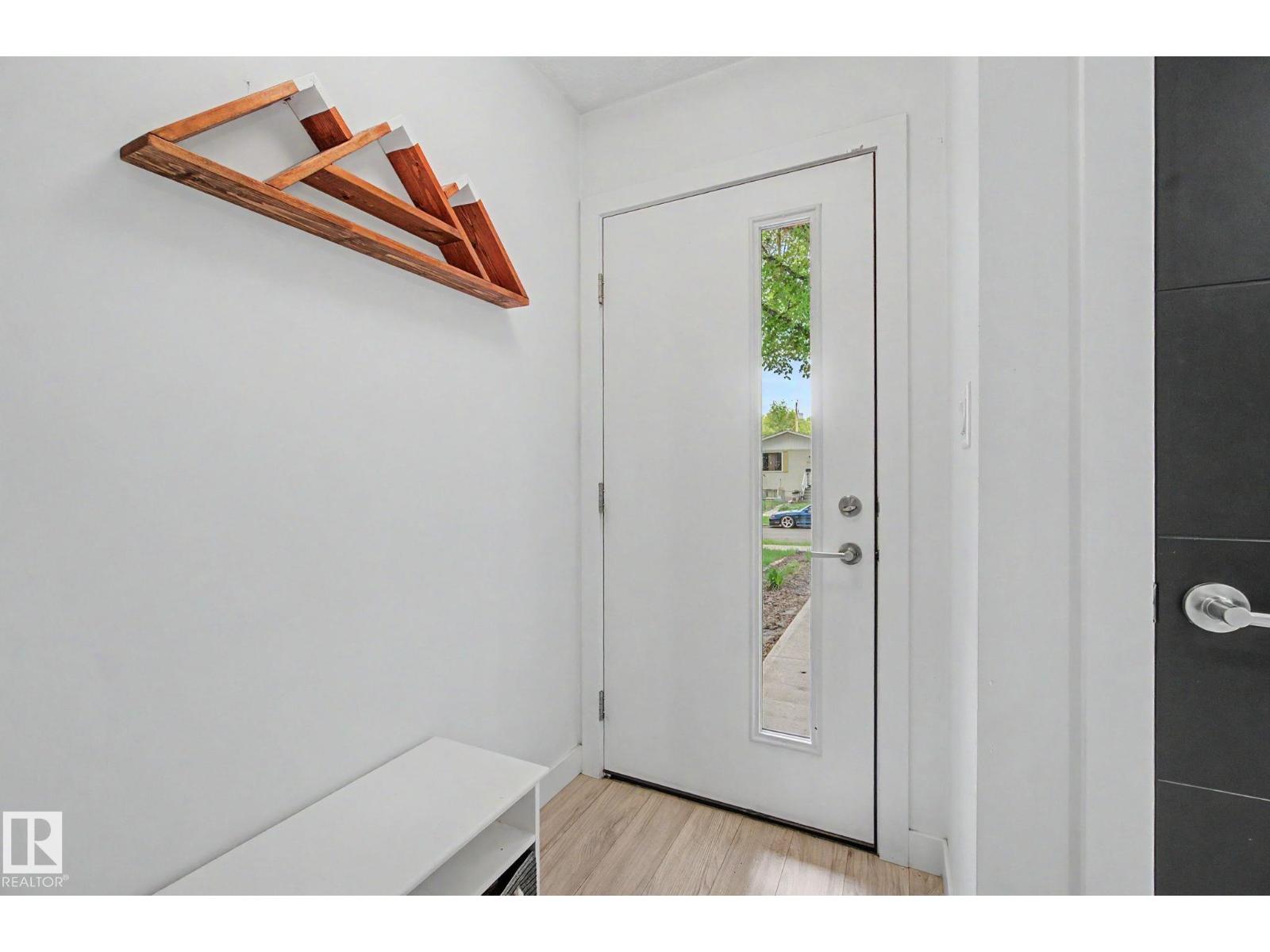 12035 93 ST NW NW - 4