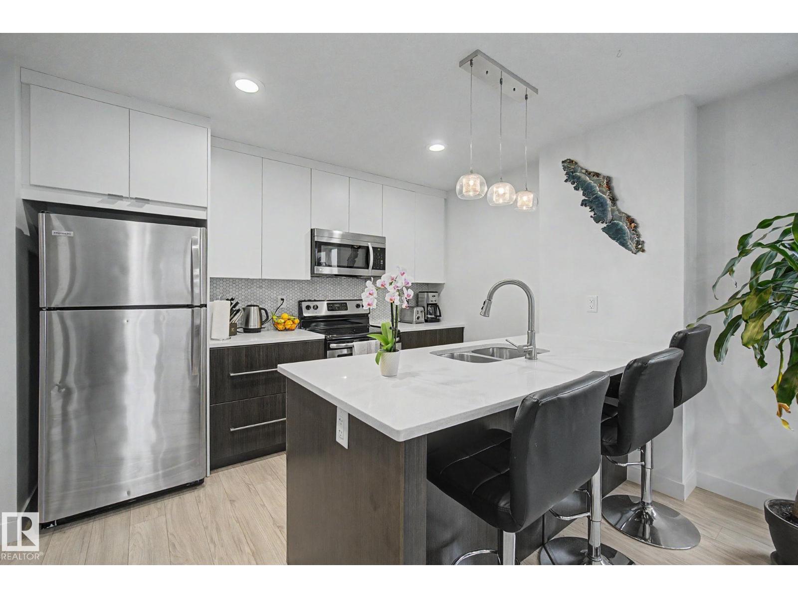 12035 93 ST NW NW - 6