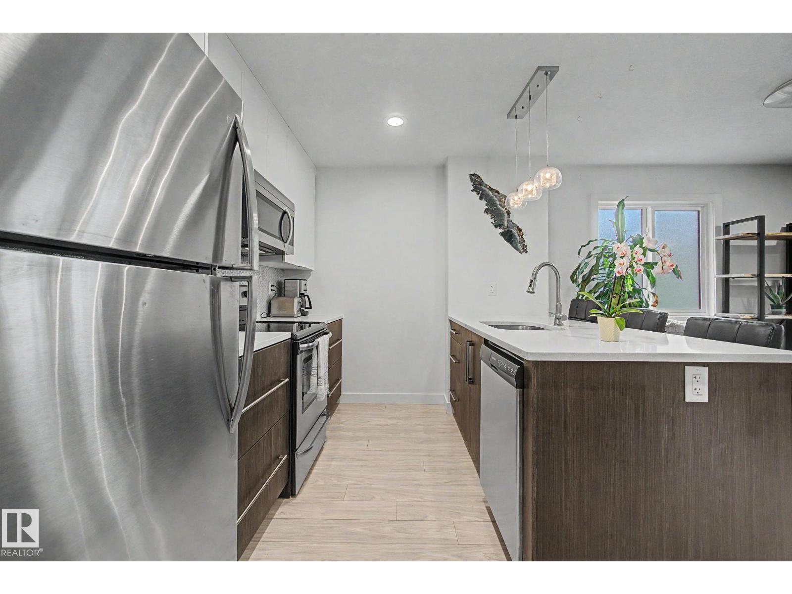 12035 93 ST NW NW - 7