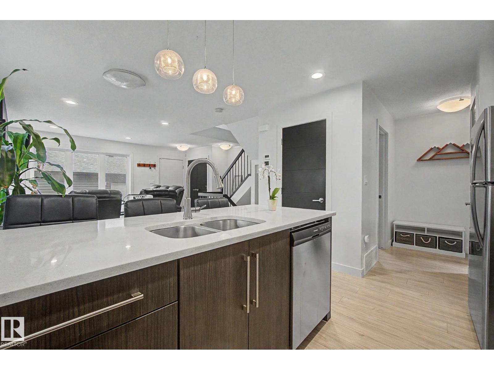 12035 93 ST NW NW - 8