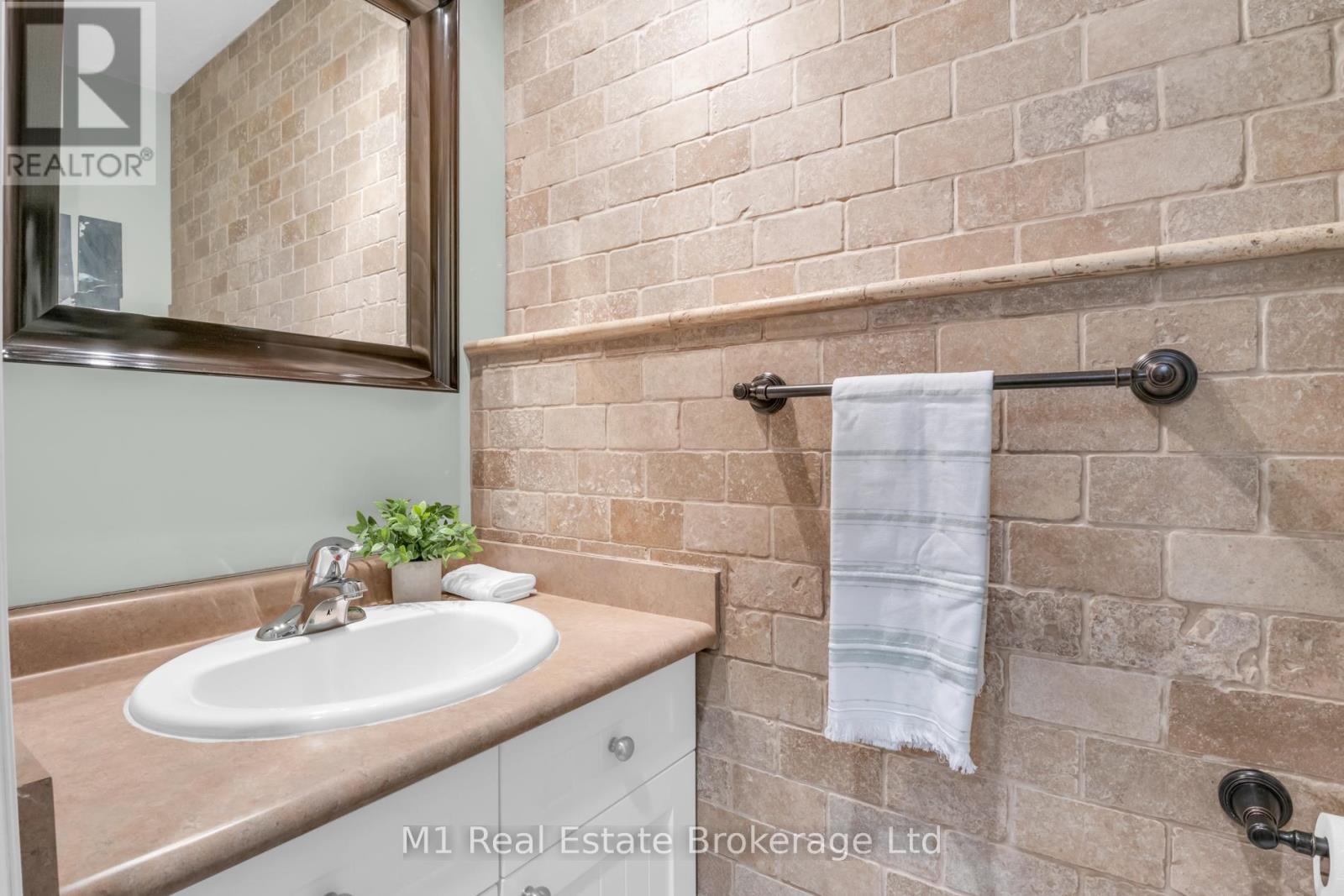 30 CREEKSIDE DRIVE - 28