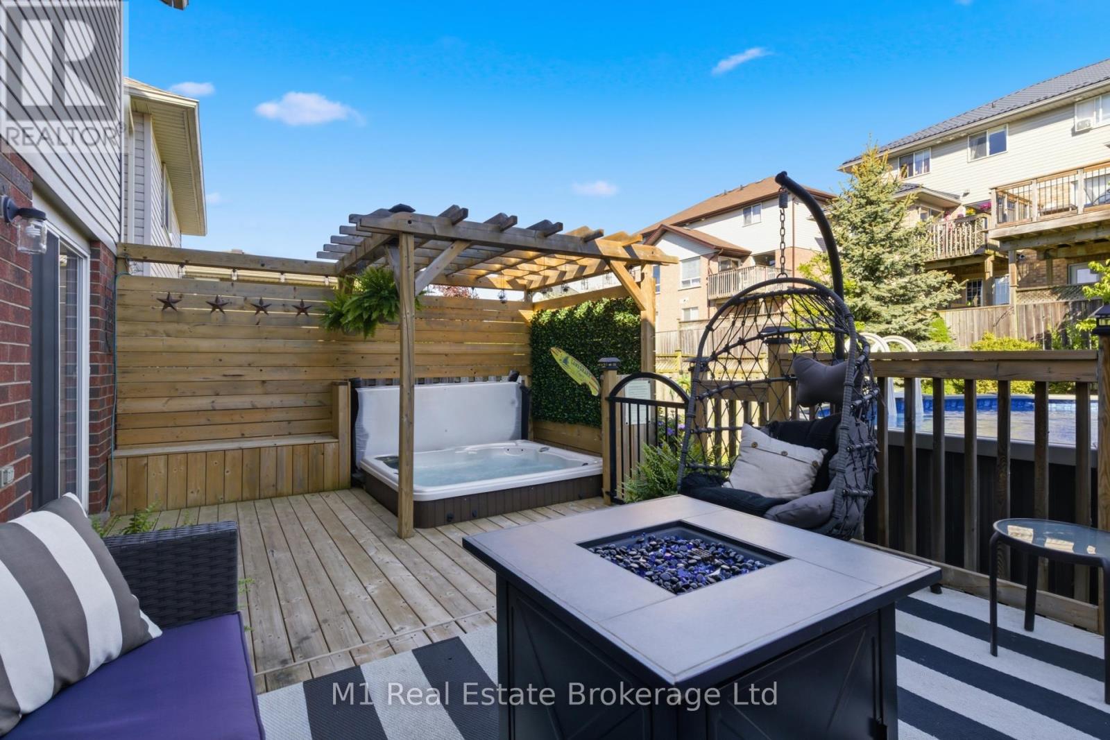30 CREEKSIDE DRIVE - 30