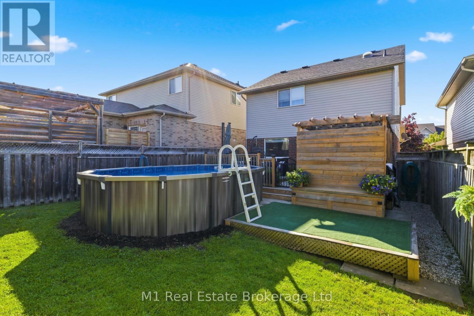 30 CREEKSIDE DRIVE - 36