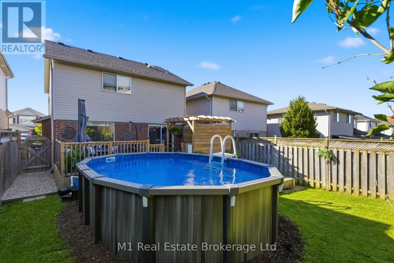 30 CREEKSIDE DRIVE - 37