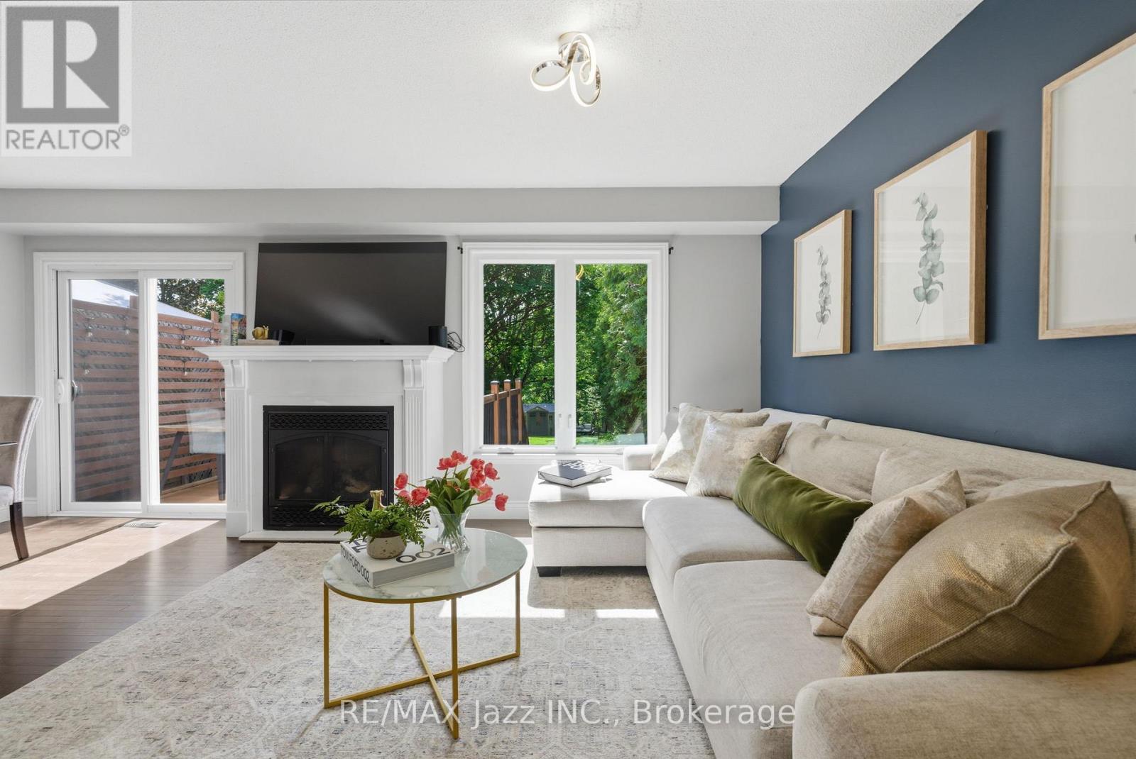555 COBBLEHILL DRIVE - 17
