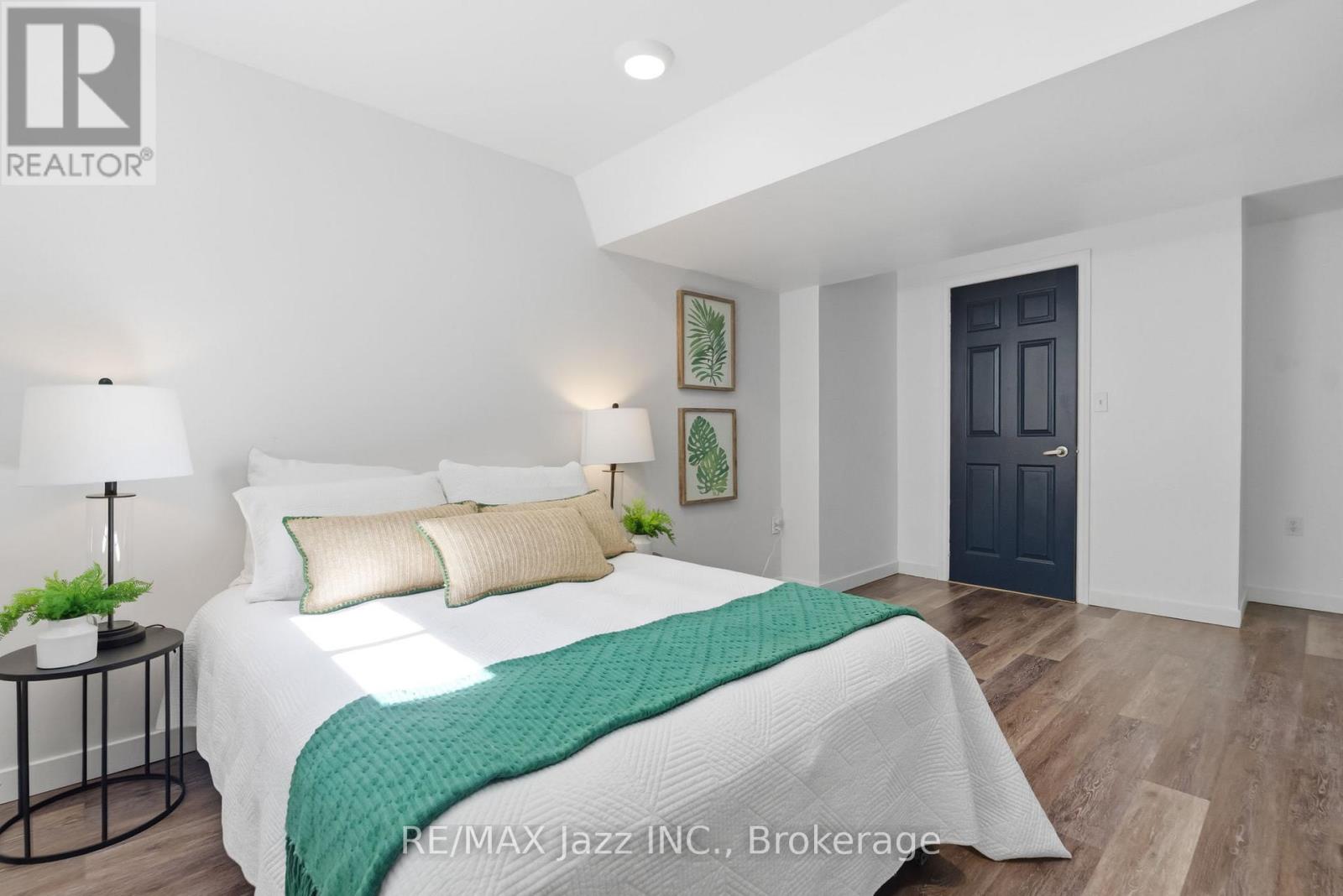 555 COBBLEHILL DRIVE - 33