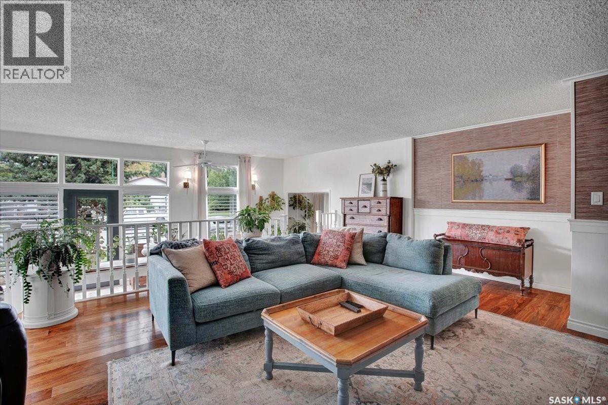 310 Willow STREET E - 5