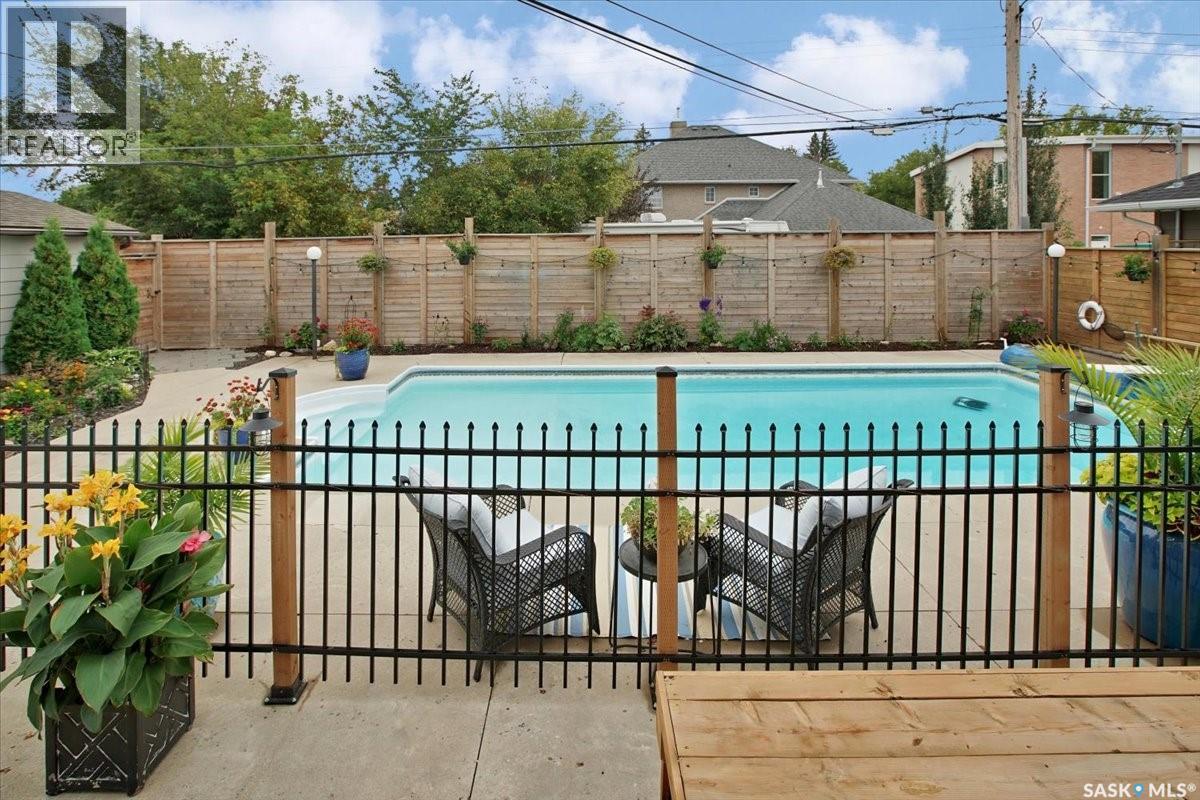 310 Willow STREET E - 42