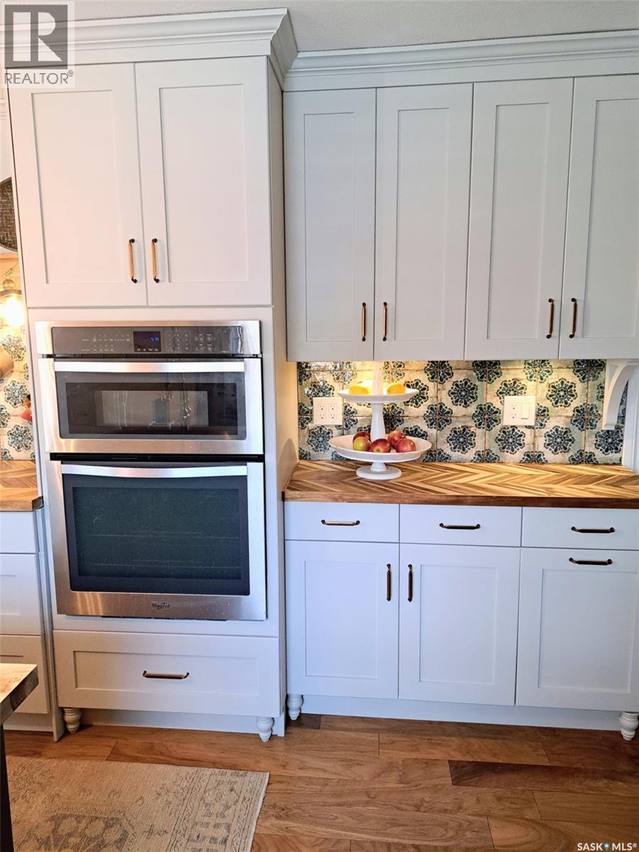 310 Willow STREET E - 18