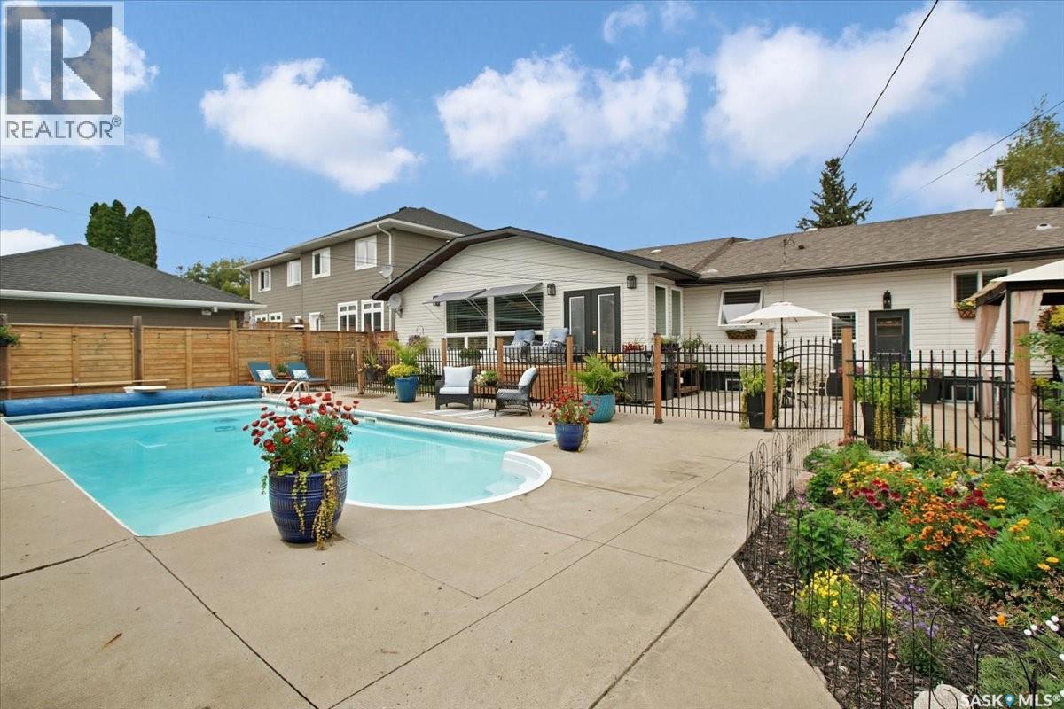 310 Willow STREET E - 41