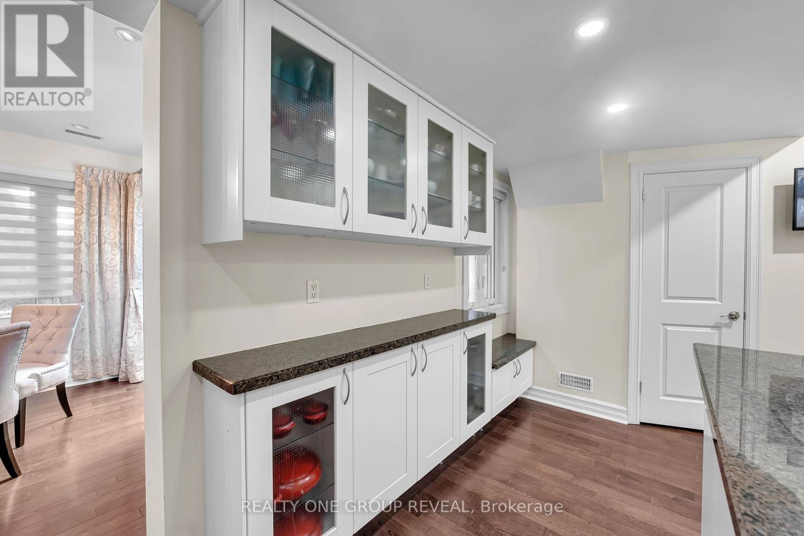 1490 ISLINGTON AVENUE - 10