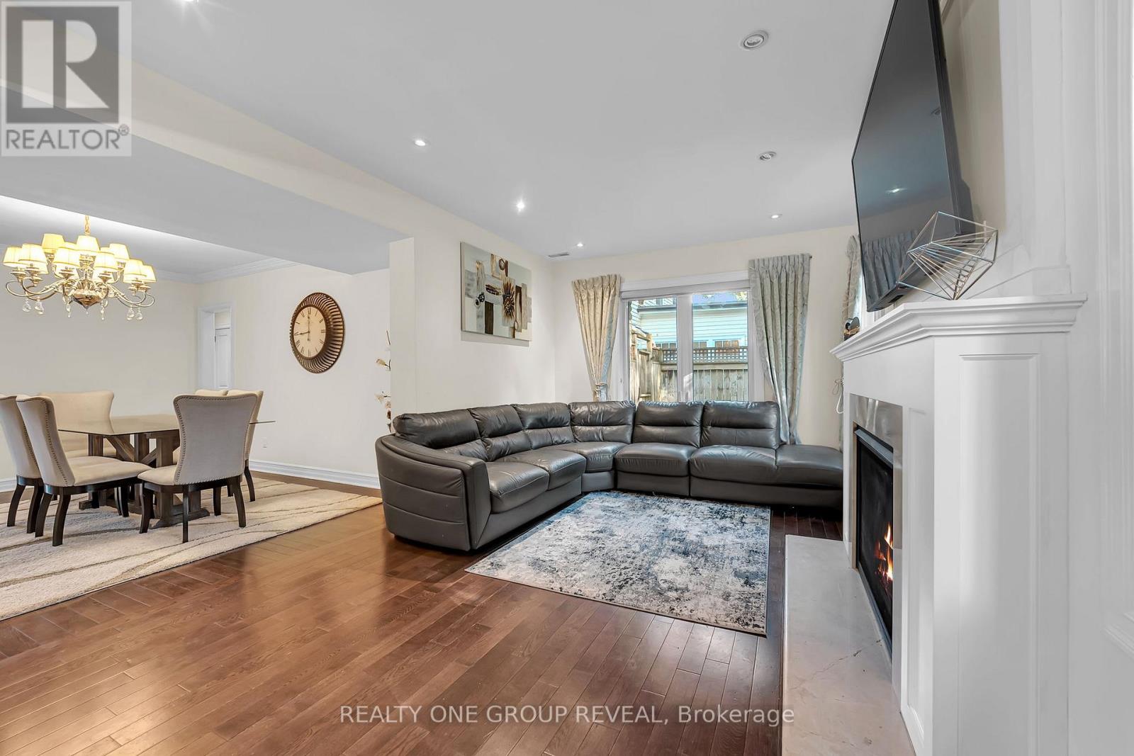 1490 ISLINGTON AVENUE - 13
