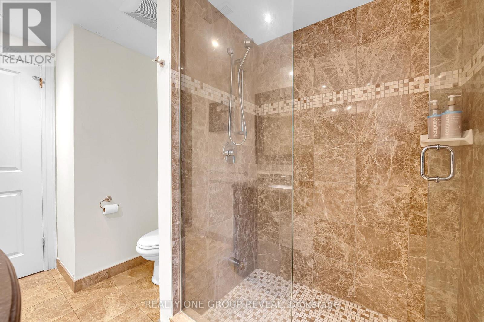 1490 ISLINGTON AVENUE - 20