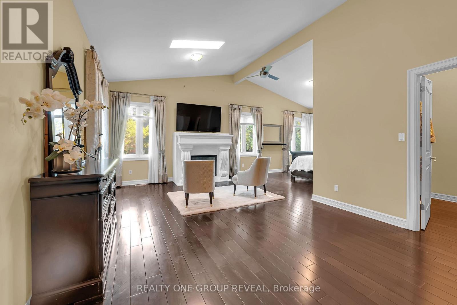 1490 ISLINGTON AVENUE - 24