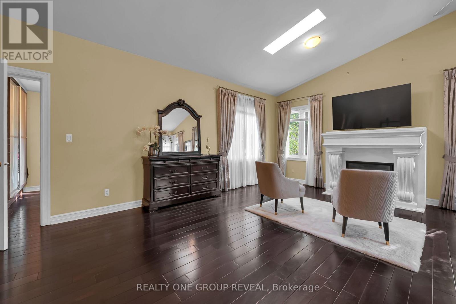 1490 ISLINGTON AVENUE - 25