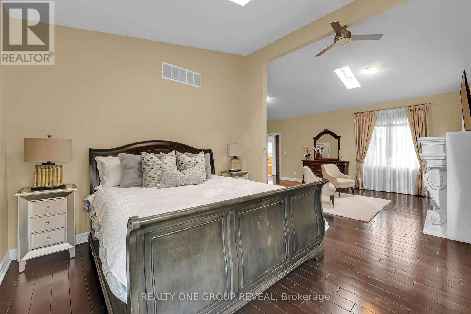 1490 ISLINGTON AVENUE - 27