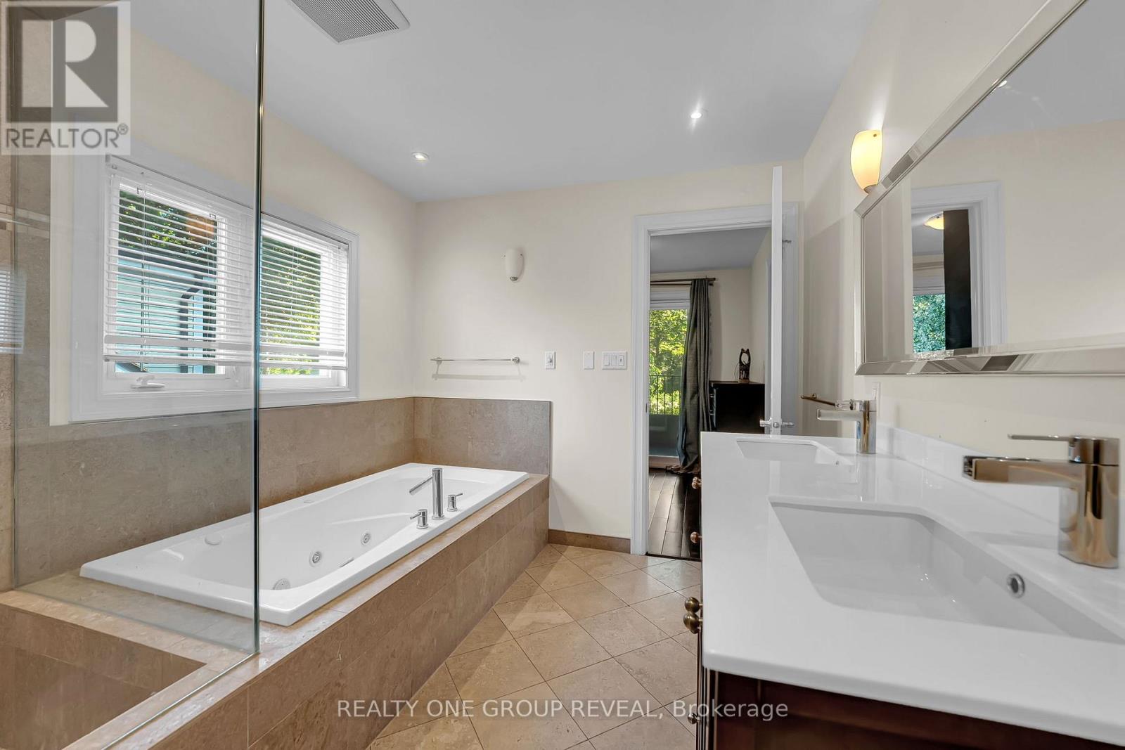 1490 ISLINGTON AVENUE - 34