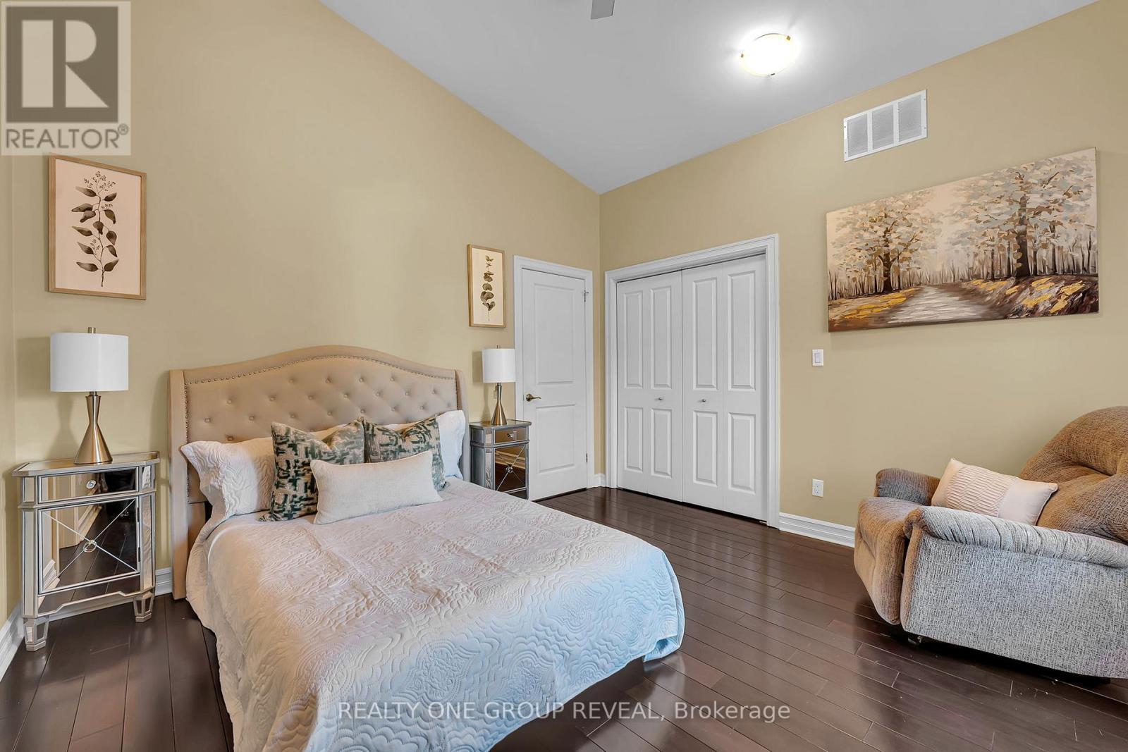 1490 ISLINGTON AVENUE - 35