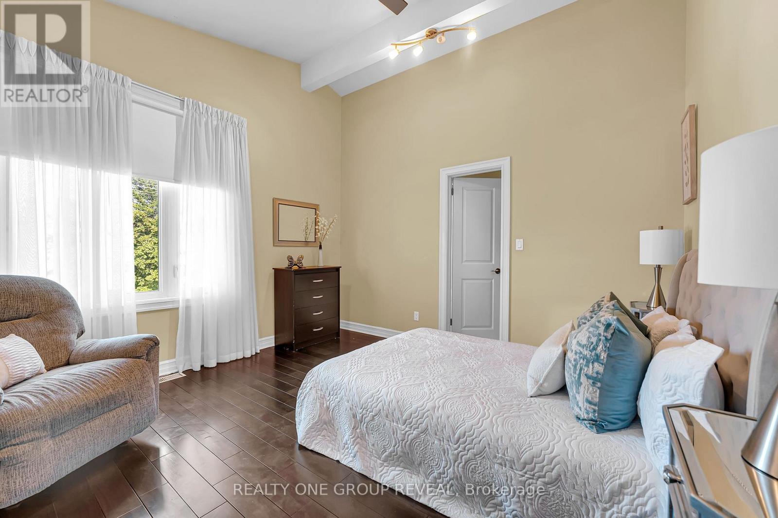 1490 ISLINGTON AVENUE - 36