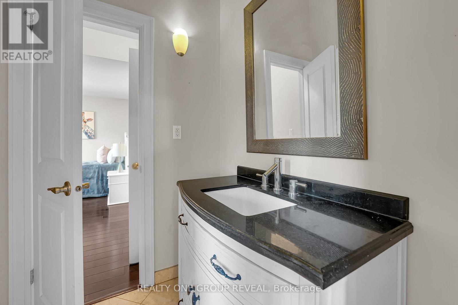 1490 ISLINGTON AVENUE - 37