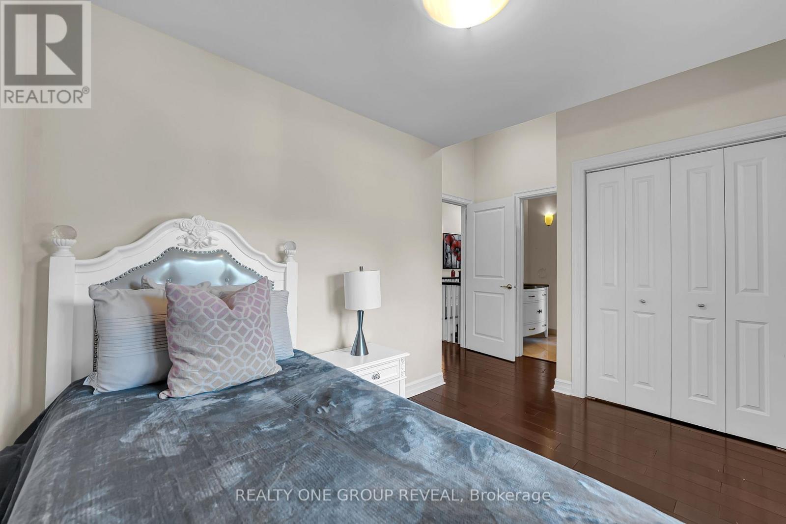 1490 ISLINGTON AVENUE - 44