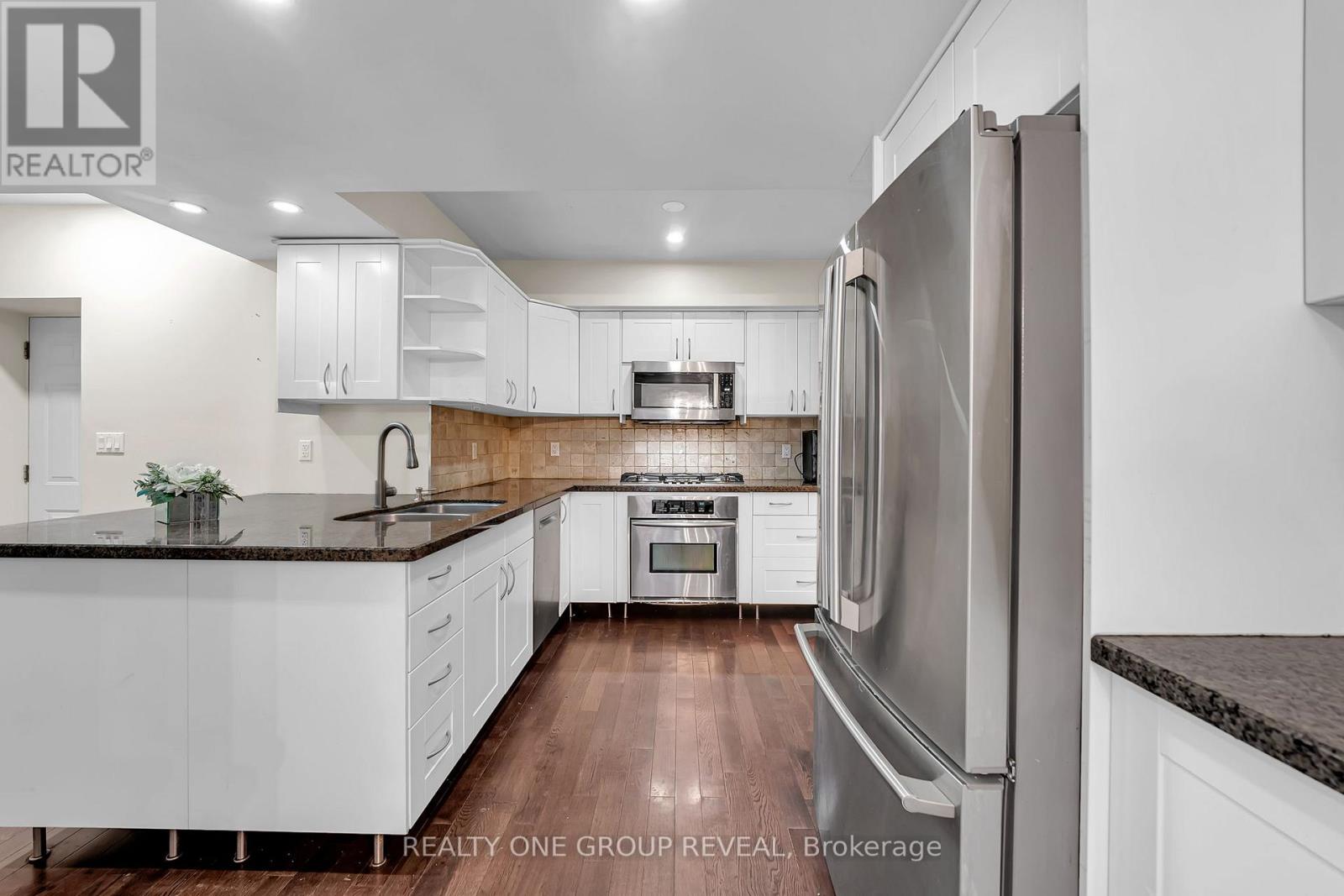 1490 ISLINGTON AVENUE - 7