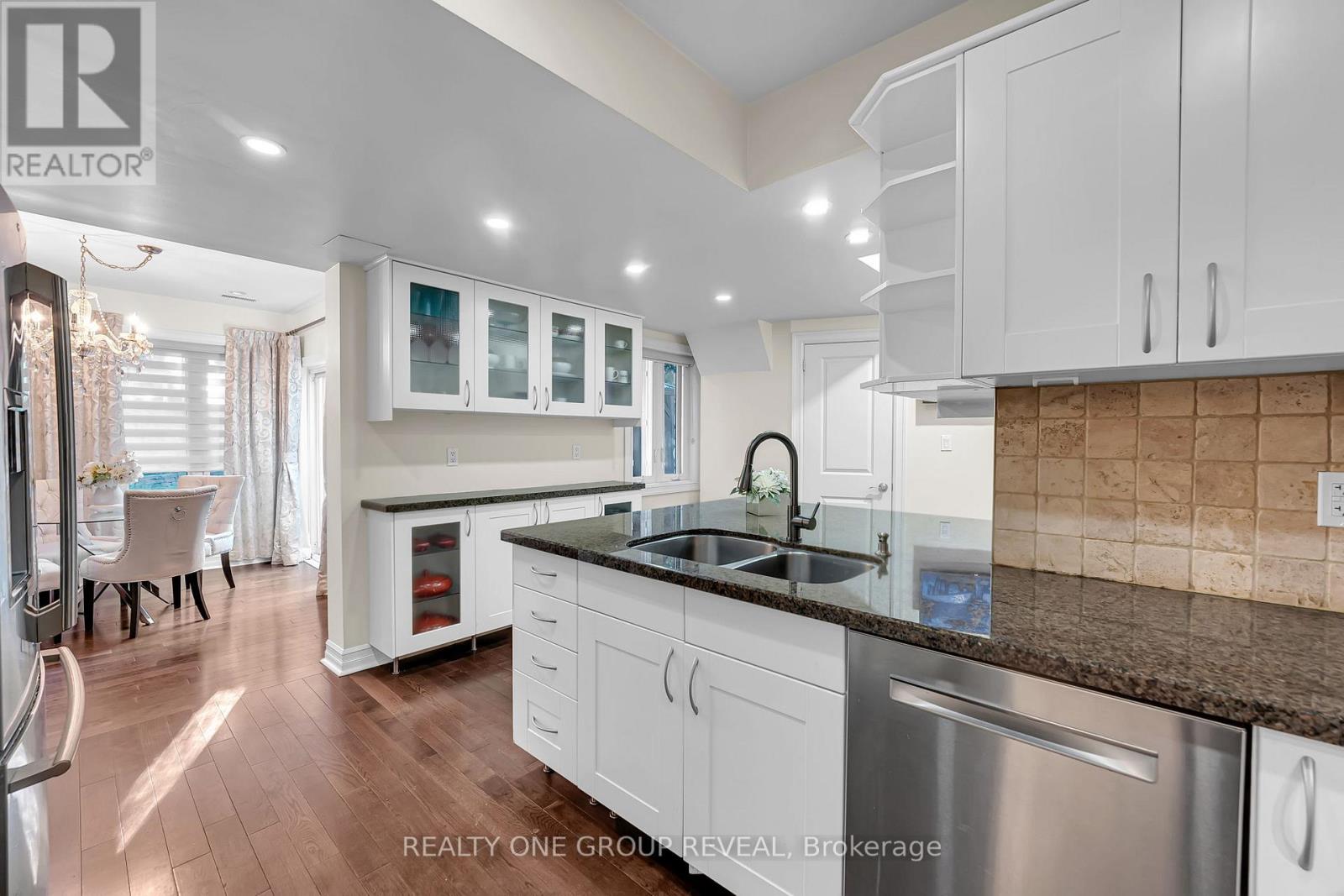 1490 ISLINGTON AVENUE - 9