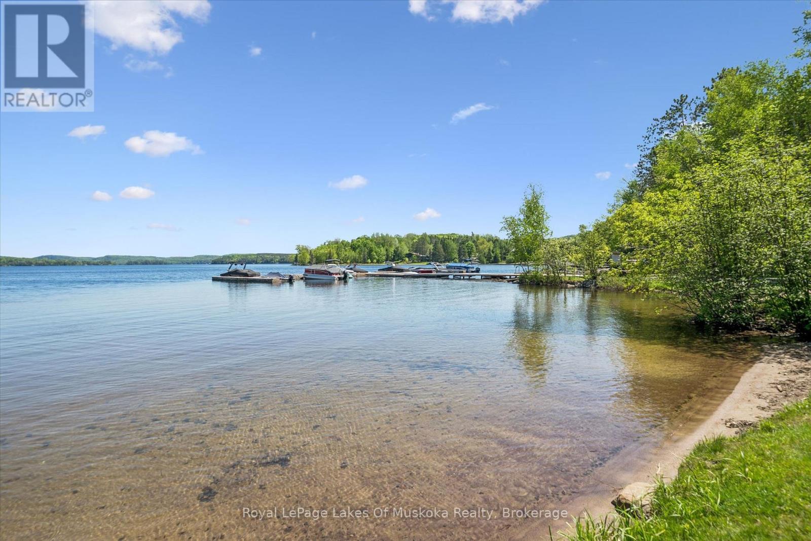 #101 1 TREE TOPS LANE - Image 31