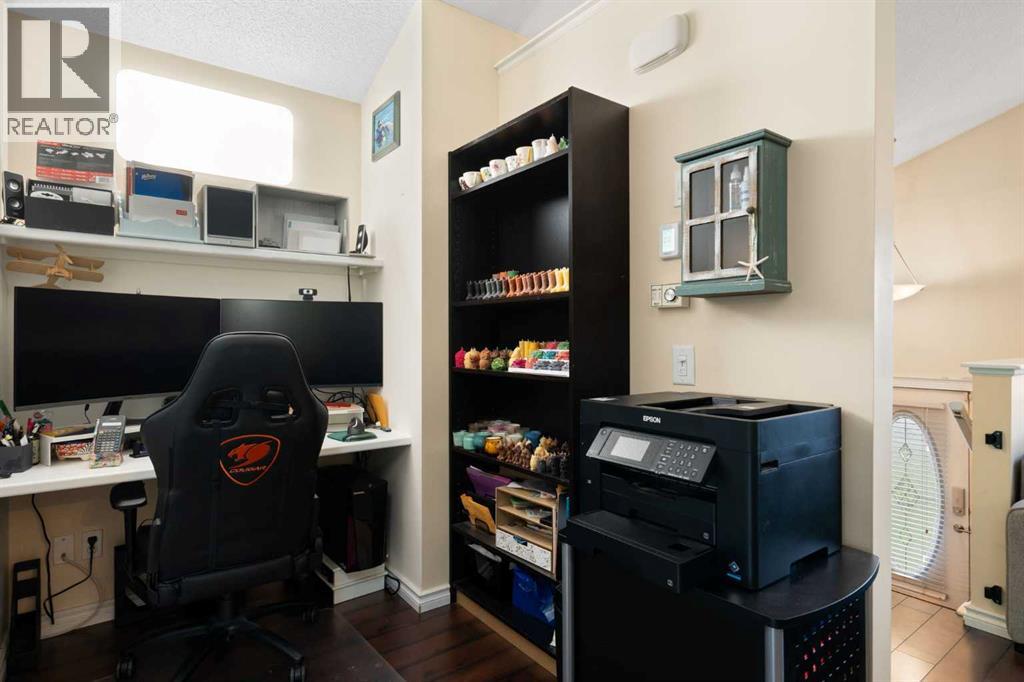57 Saddlemont Grove NE - 14