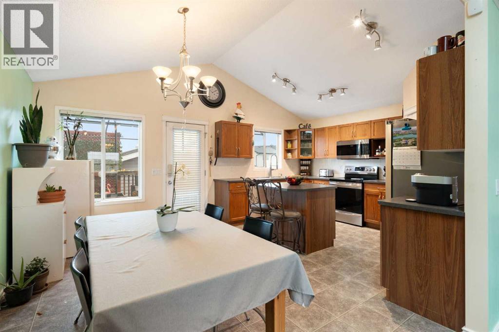 57 Saddlemont Grove NE - 17