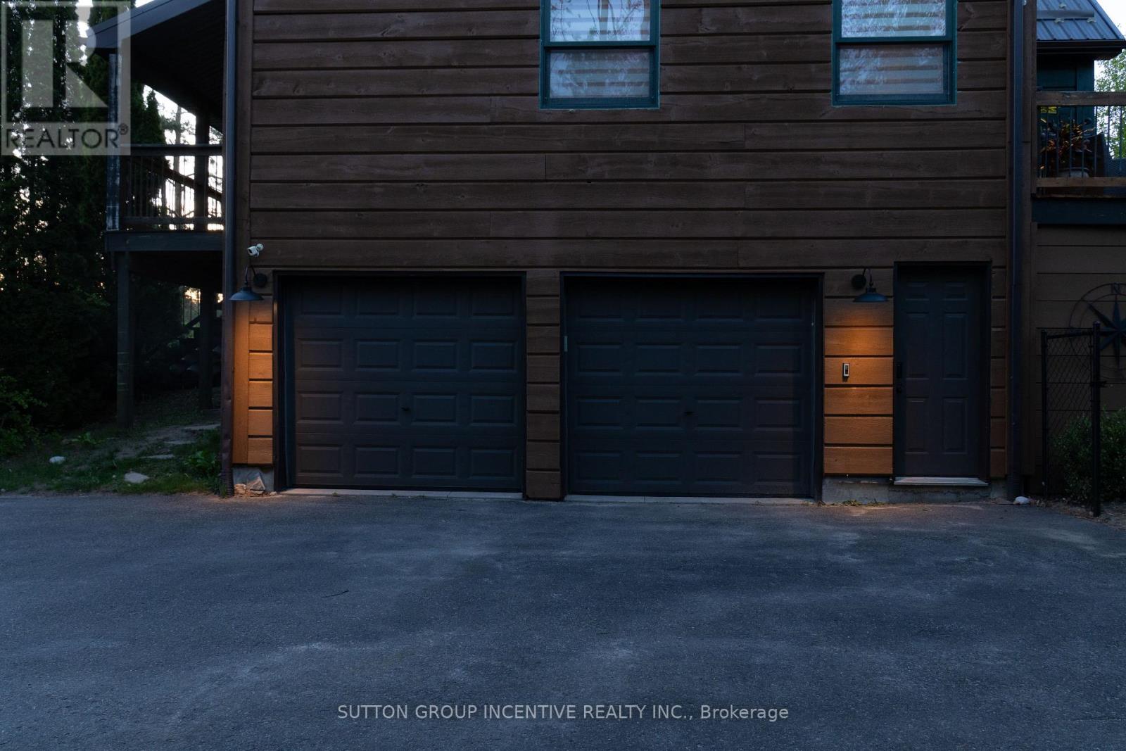 17 BRIDLE PATH - 41