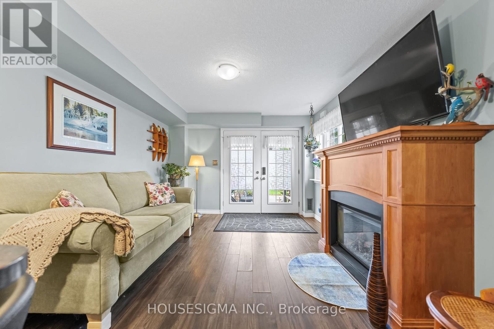 #124 35 MOUNTFORD DRIVE - 4