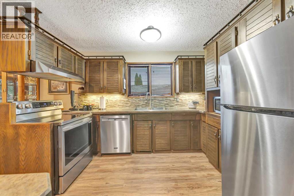3104 58 Avenue - 9