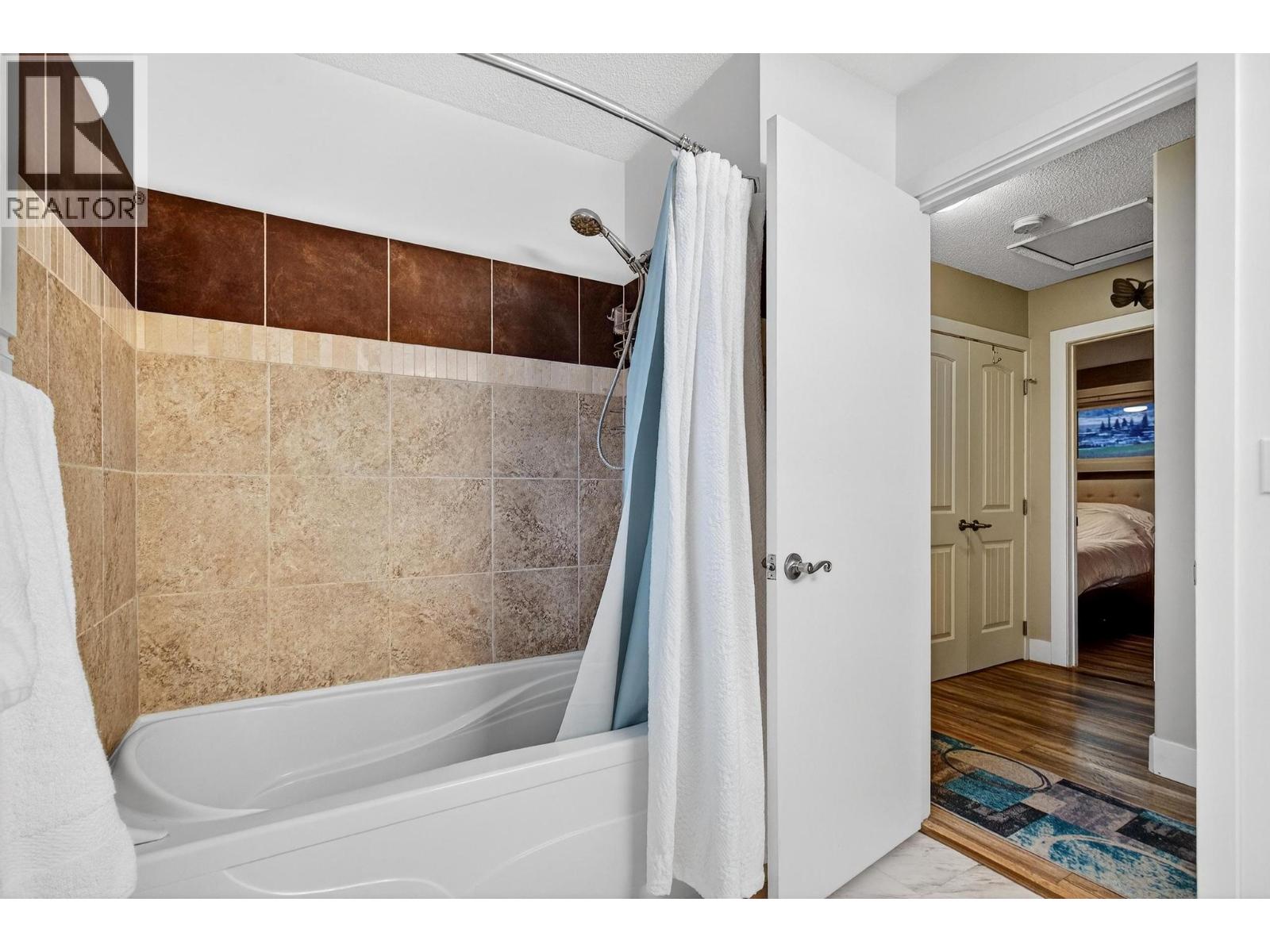 300 Langford Road - 15