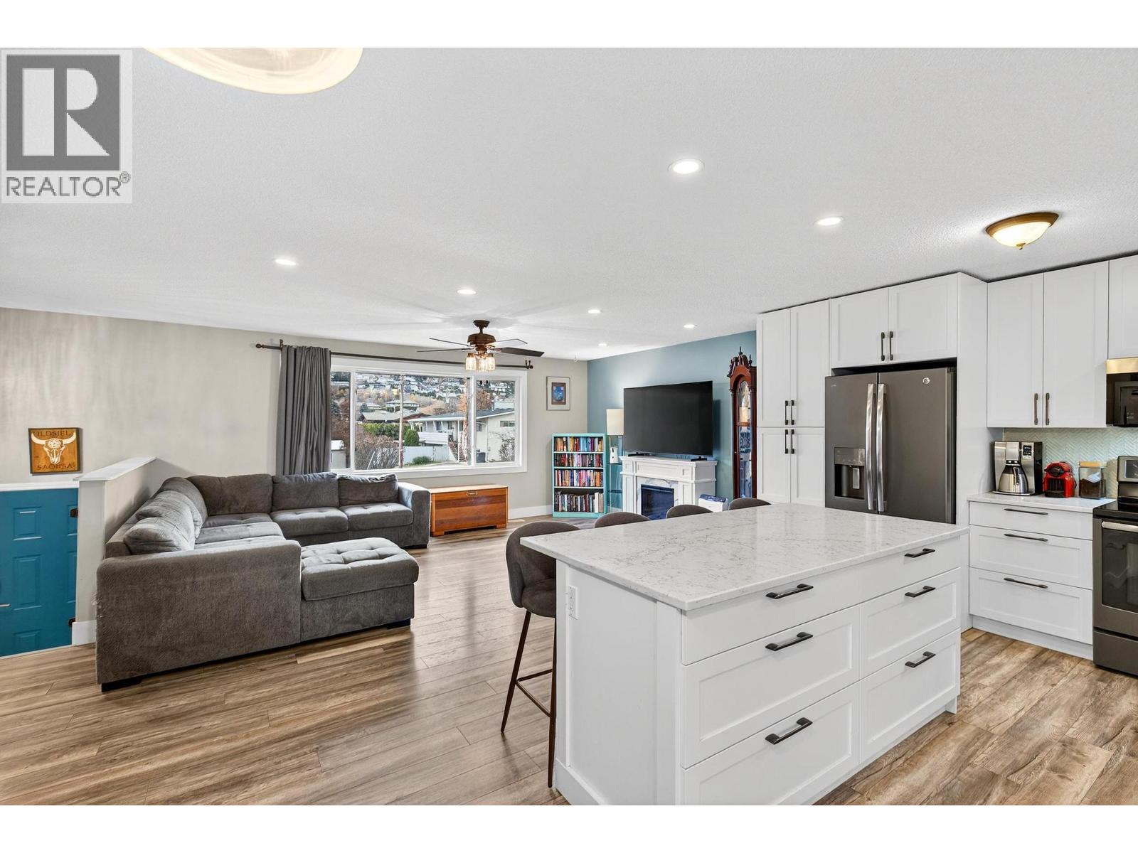 300 Langford Road - 4