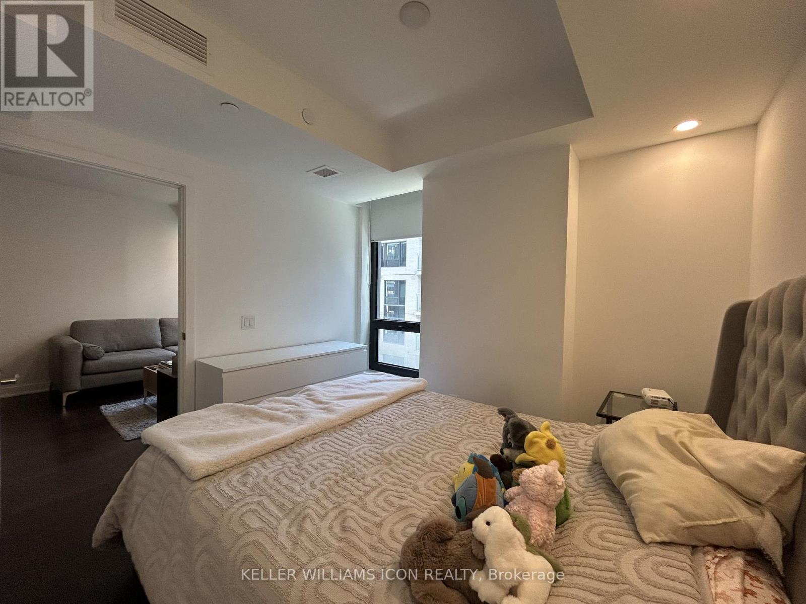 #810 340 QUEEN STREET - 8