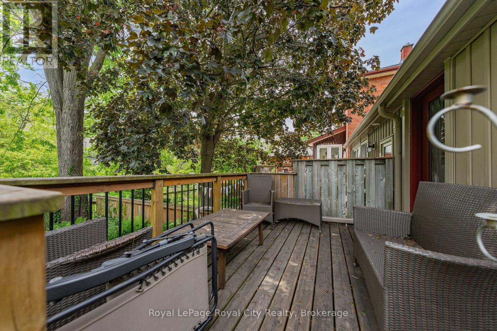 138 ARTHUR STREET N - 16