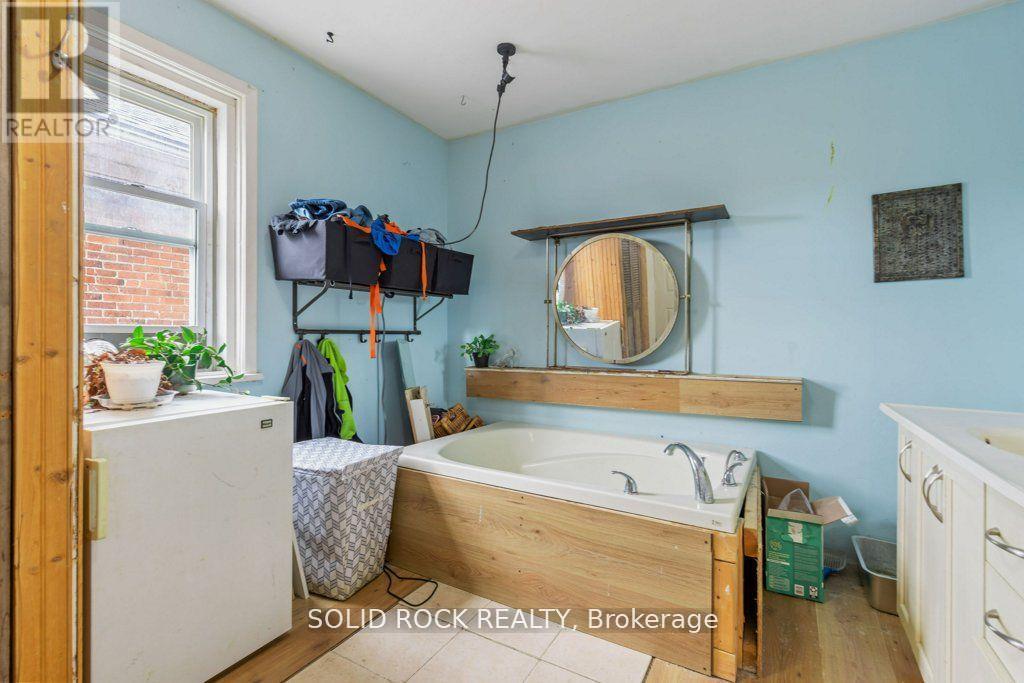 130-134 Prescott Street — photo 19